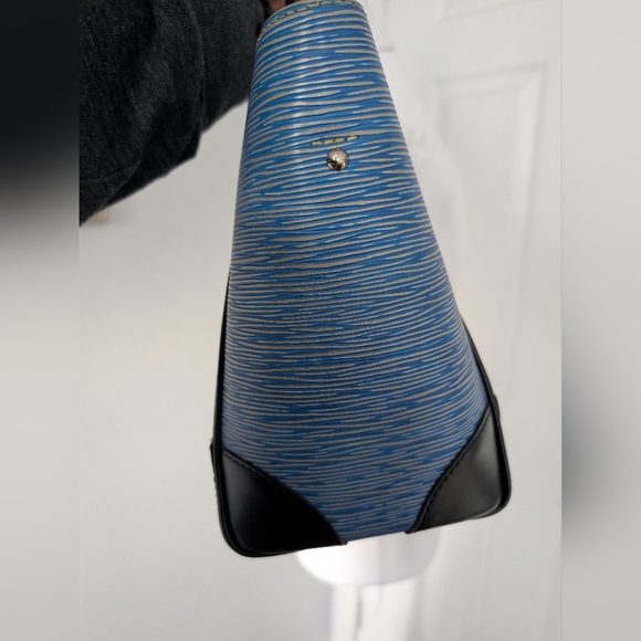 Authentic Louis Vuitton Denim Epi Leather Phenix PM Shoulder Bag - Picture 6 of 16